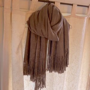 Gentle Fawn|Light Brown Scarf with Fringe